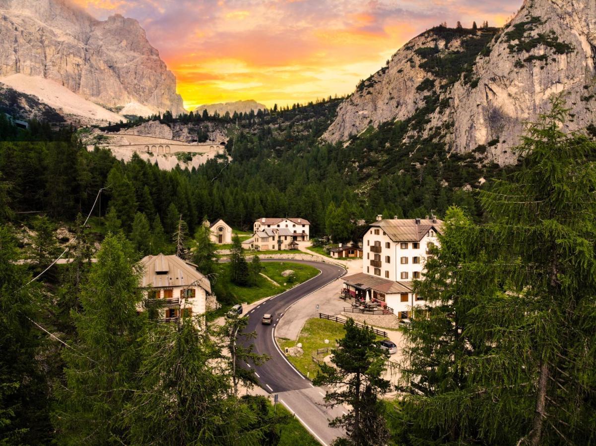Hotel Al Sasso Di Stria Andraz Kültér fotó