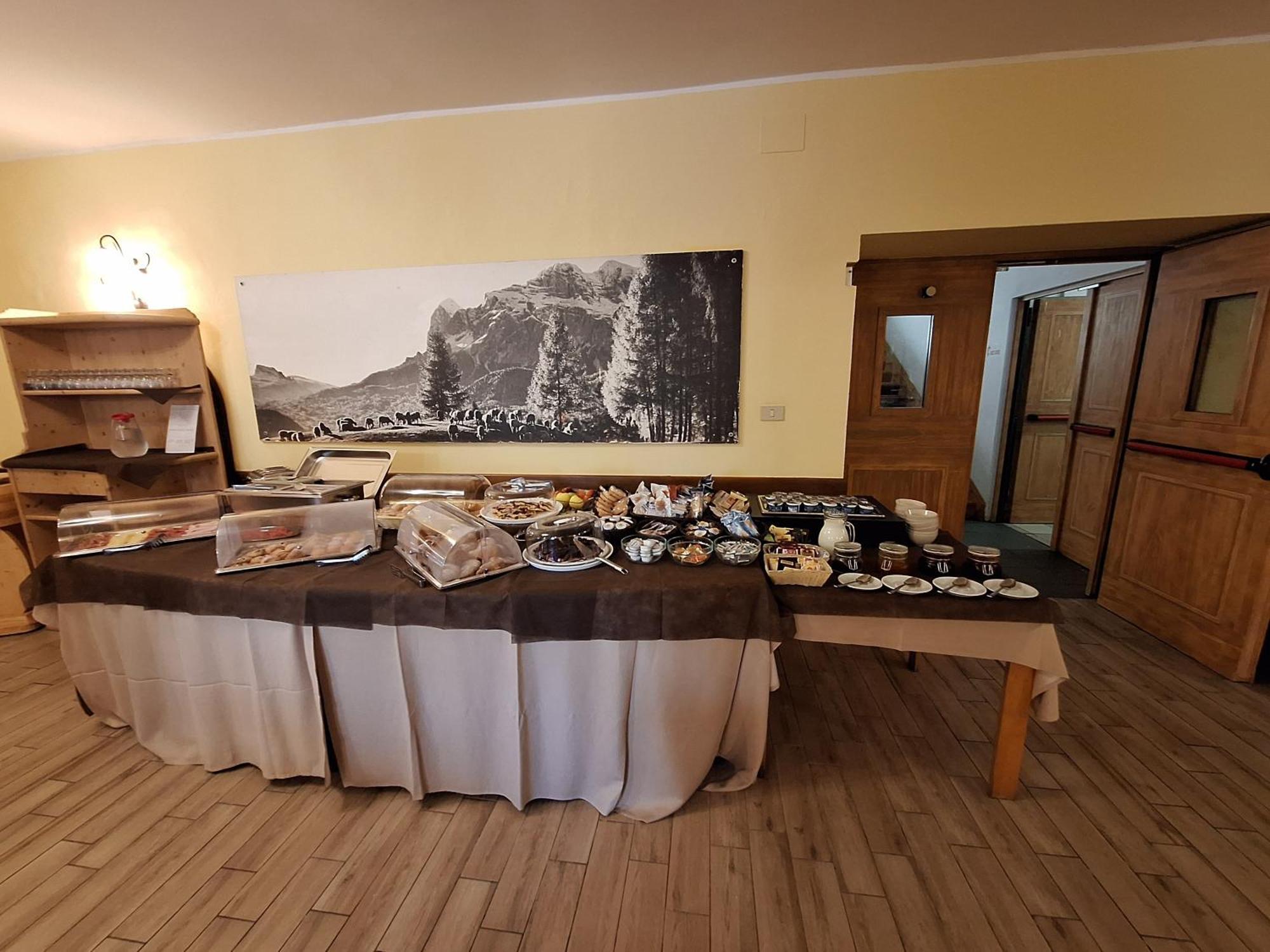 Hotel Al Sasso Di Stria Andraz Kültér fotó