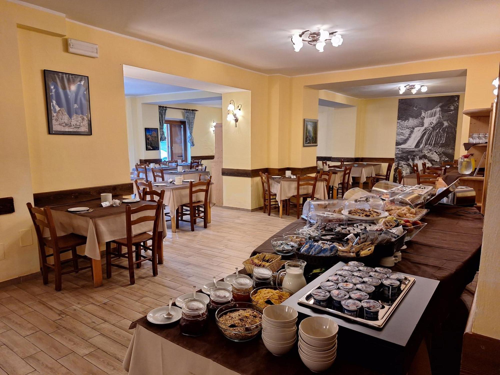 Hotel Al Sasso Di Stria Andraz Kültér fotó